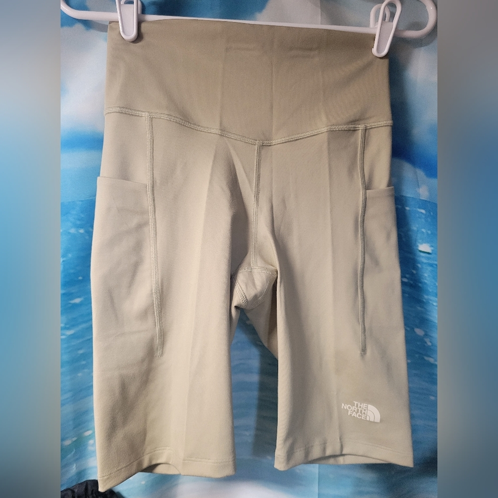 The North Face NWOT Light Beige Biker Shorts Women's Size Medium